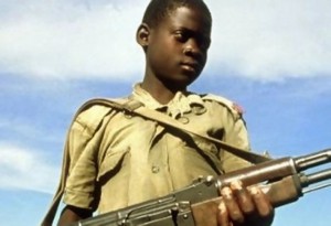 Crianças sequestradas são obrigadas a servir milícias rebeldes