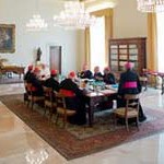 Conselho de cardeais volta a se reunir no Vaticano