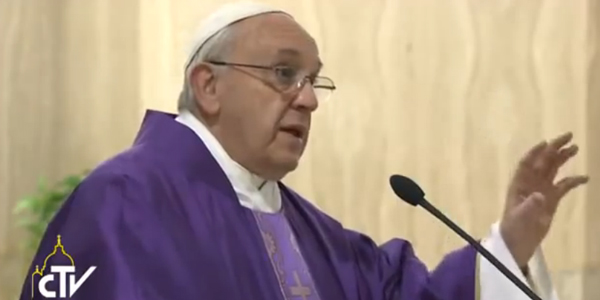 Vida de fé é intimamente ligada à caridade, lembra Papa