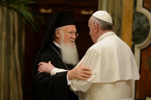 Patriarca ortodoxo fala de encontro com Papa em Jerusalém