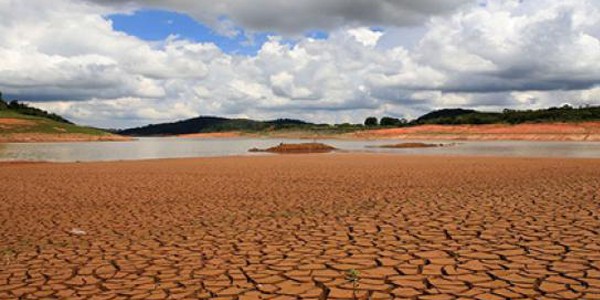 Brasil vive crise hídrica, apesar de deter 12% da água doce do planeta. Foto: Agência Brasil