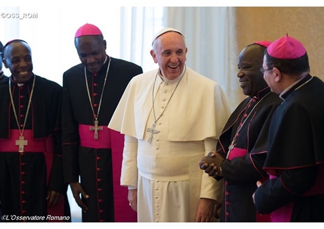 Bispos do Secam com o Papa, em fevereiro de 2015, no Vaticano / Foto: L'Osservatore Romano