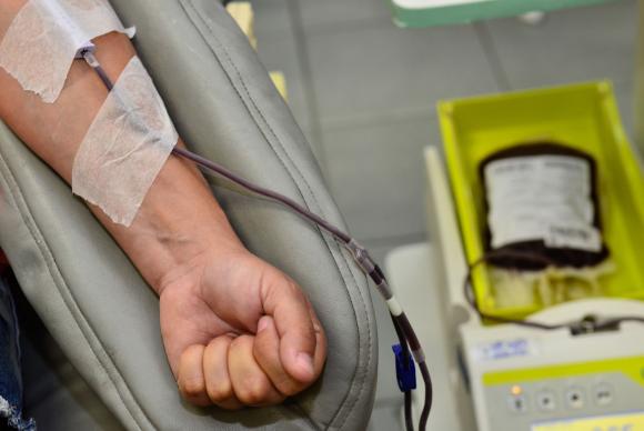 Exame de sangue pode detectar hepatite, doença que atinge entre 1,5 milhão e 2 milhões de pessoas no Brasil / Foto: EBC
