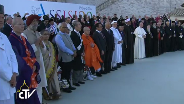 Líderes religiosos reunidos em Assis pela paz / Foto: Reprodução CTV