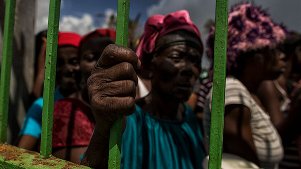 Haitianos enfrentam o desafio da fome, sede, doenças e reconstrução das casas / Foto: Logan Abassi UN/MINUSTAH