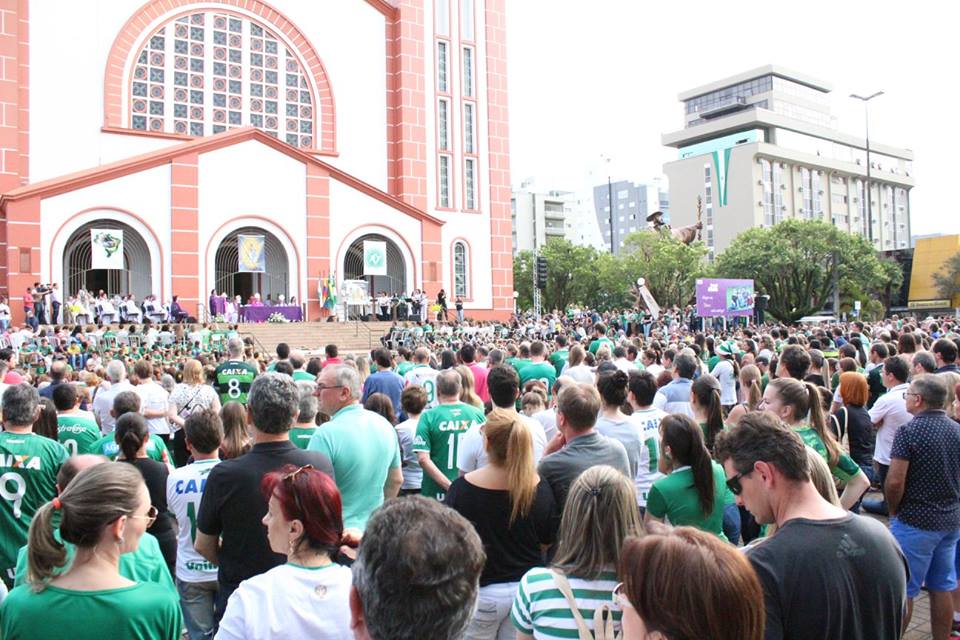 Cerca de 2000 pessoas participaram da Missa de Sétimo dia / Foto: Diocese de Chapecó 