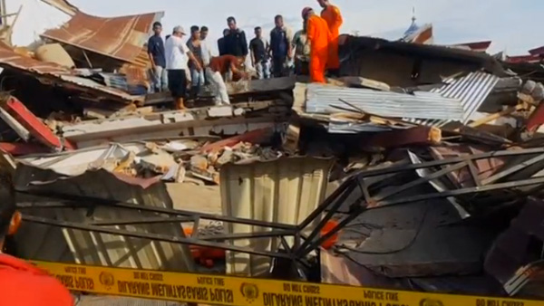 Terremoto na Indonésia causa pelo menos 97 mortes / Foto: Reprodução Reuters