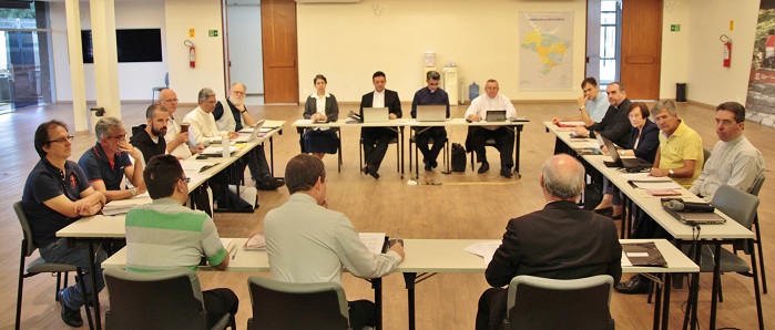 Comissão reunida em Brasília para discutir elaboração de subsídios / Foto: CNBB 