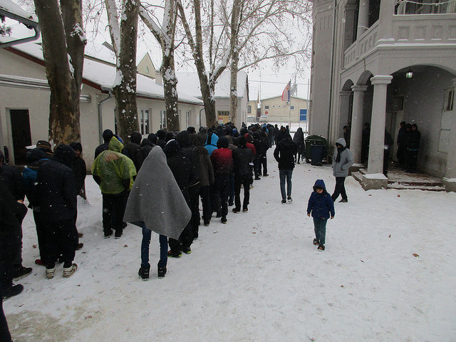 Refugiados sofrem com o frio intenso nos campos da Sérvia / Foto: Cáritas Sérvia