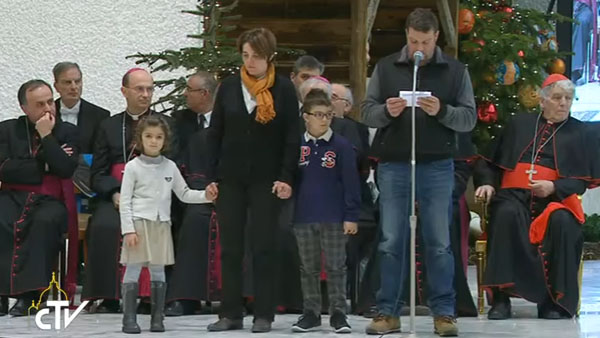 Família conta para o Papa o que tem vivido desde o terremoto / Foto: Reprodução CTV