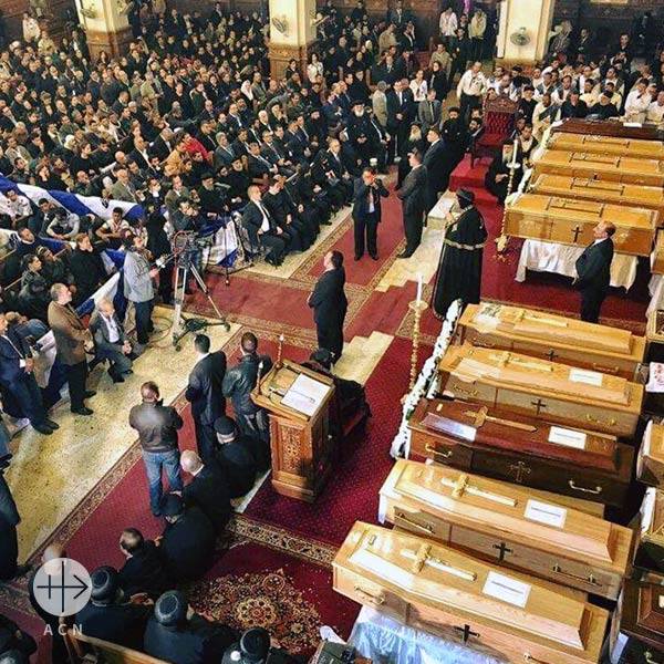 Funeral das vítimas do ataque a catedral copta no Egito / Foto: AIS