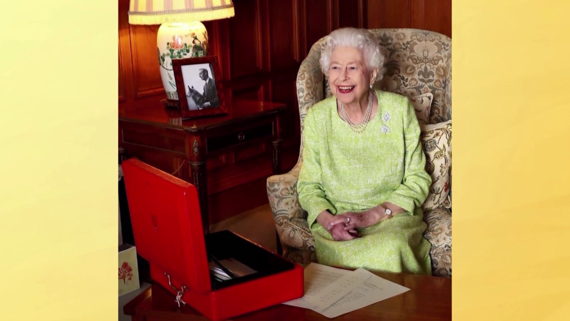 Rainha Elizabeth Ii Completa Anos De Reinado E Homenageada