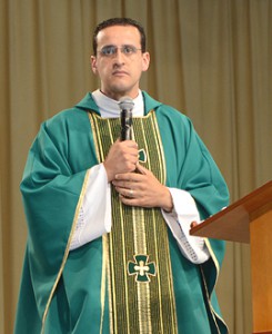 Padre Anderson Marçal