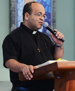 Padre Edmilson Lopes / crédito da foto: Daniel Mafra