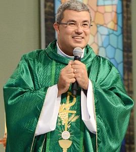 Pregação Padre Roger Luís