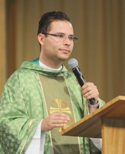 Padre Arlon - Foto: cancaonova.com