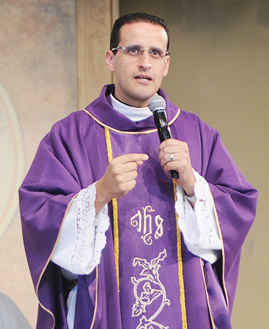 Padre Anderson Marçal. Foto: Daniel Mafra/cancaonova.com
