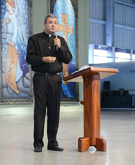 Padre Roger Luiz - Arquivo cancaonova.com
