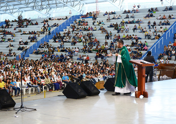 Padre Fábio Camargos Foto: Wesley Almeida.cancaonova.com