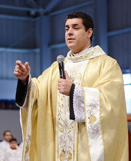 Padre Chrystian Shankar. Foto: Arquivo/cancaonova.com