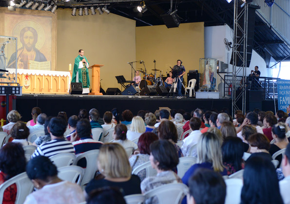 "Você tem aceito o convite de Jesus?" Padre Anderson Marçal. Foto: Wesley Almeida/cancaonova.com