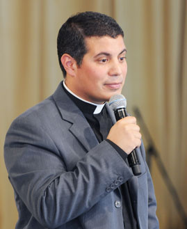 Padre Fernando Santamaria. Foto: ArquivoCN/cancaonova.com