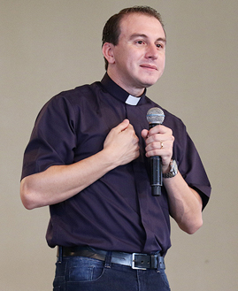 Padre Gevanildo Augusto. Foto: Daniel Mafra/cancaonova.com