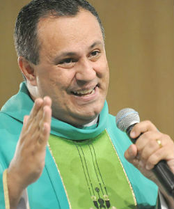 Padre Marlon Múcio – Foto: Arquivo / cancaonova.com
