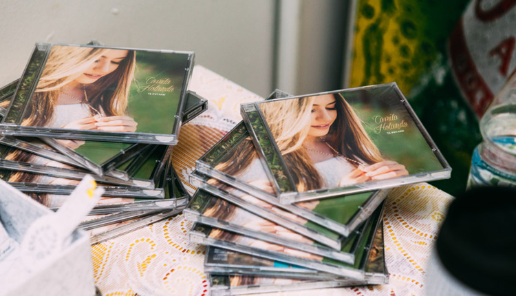 CD 'Te imitarei' primeiro CD da cantora católica Camila Holanda. Foto: Divulgação/ArquivoCamilaHolanda