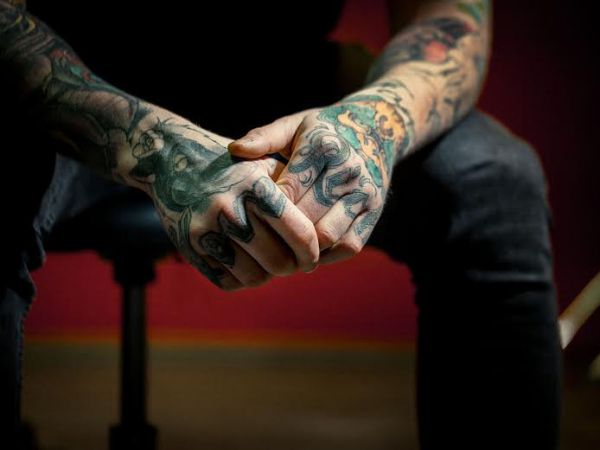 Piercing e a tatuagem no corpo de um cristão