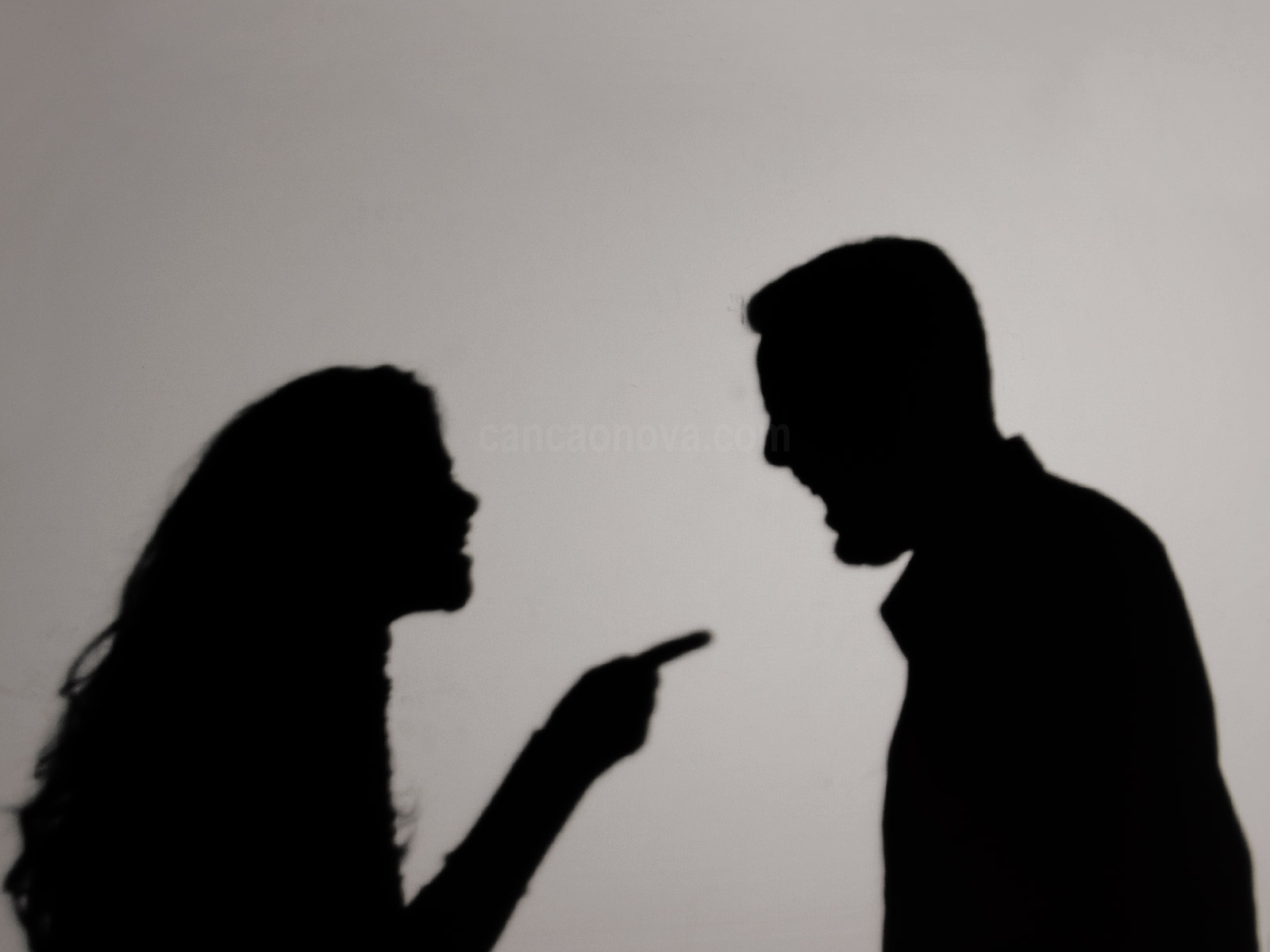 Como lidar com as brigas e os desentendimentos no namoro