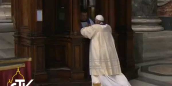 Deus nunca se cansa de amar, diz Papa em Celebração Penitencial