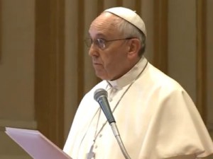 Tráfico humano é delito contra a humanidade, reitera Papa
