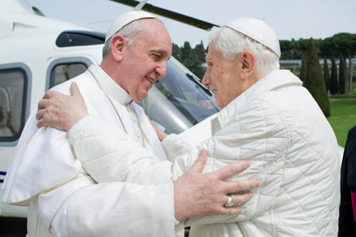 Na foto, o primeiro encontro entre Bento XVI e Francisco, em 2013 / Foto: Arquivo - L'Osservatore Romano