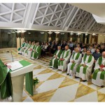 Papa Francisco na capela da Casa Santa Marta, onde preside Missas diárias / Foto: L'Osservatore Romano