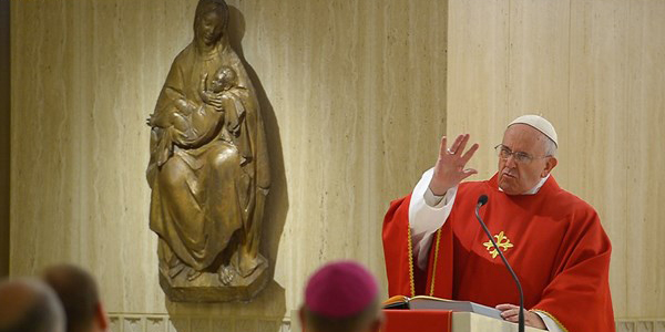 Francisco diz que a Igreja é fiel a Cristo quando é pobre e humilde / Foto; L'Osservatore Romano