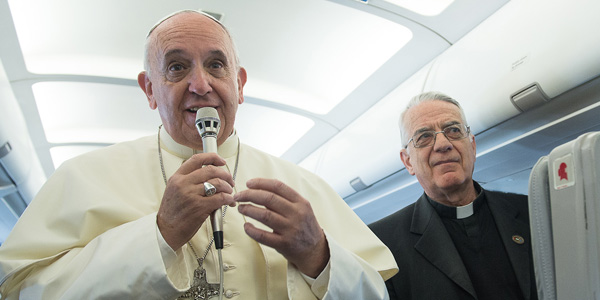 Francisco explica aos jornalistas posição da Igreja sobre contracepção / Foto: Arquivo-L'Osservatore Romano
