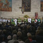 Francisco no início da celebração eucarística na paróquia de São Miguel Arcanjo / Foto; Reprodução CTV
