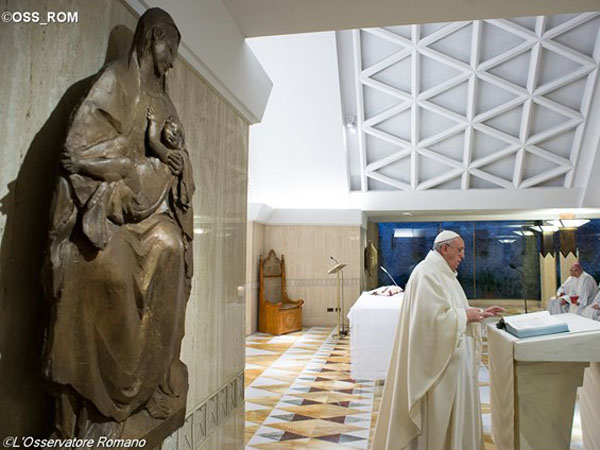 Francisco celebra a Missa na Casa Santa Marta / Foto: L'Osservatore Romano