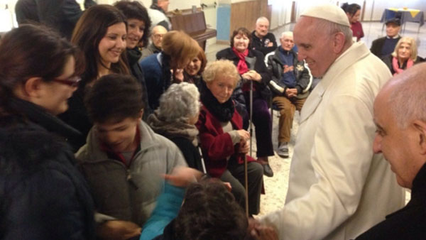 Papa visitou idosos em casa de repouso / Foto: site oficial do Jubileu da Misericórdia