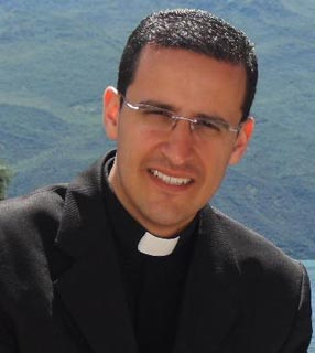Padre Anderson Marçal, comunidade Canção Nova