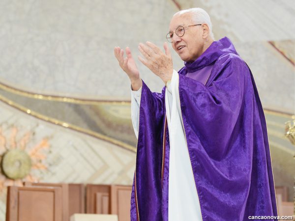 Monsenhor Jonas preside Missa pelo seu aniversário de 79 anos