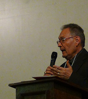 Diretor de Coordenação Latino-Americana da Human Life International, Mario Rojas, durante palestra