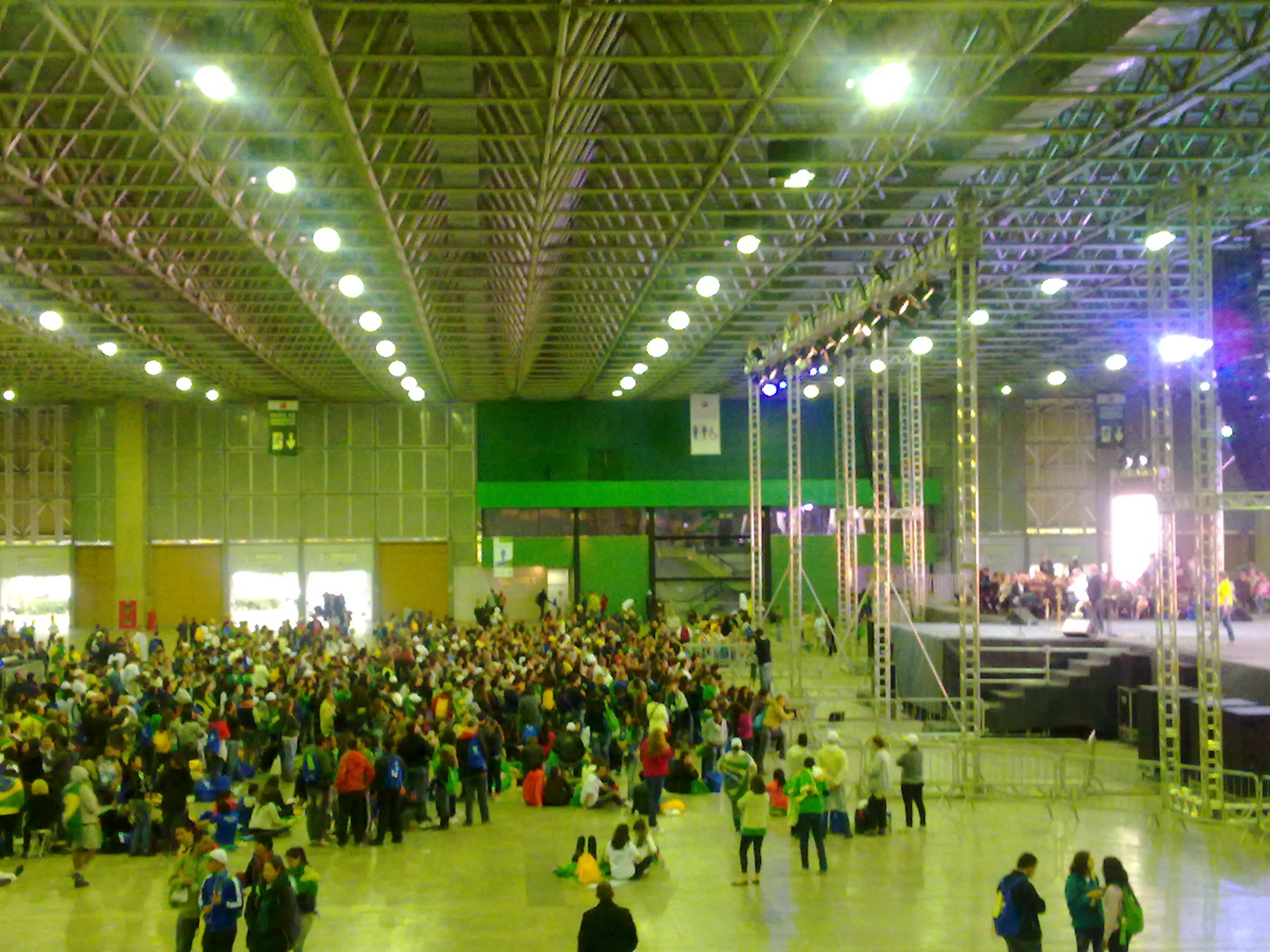 Juventude carismática se reúne durante a JMJ