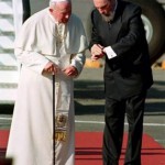 Após 10 anos da viagem de JPII a Cuba, Cardeal Bertone visita país