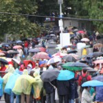 Milhares de fiéis esperam Bento XVI em Lourdes
