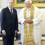 Álvaro Uribe visita Papa nesta quinta-feira