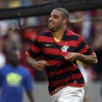 Atacante Adriano volta à seleção para jogo com Argentina