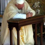 João Paulo II é santo, defende postulador em livro