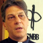 Padre que se candidatar a cargo político será suspenso na Paraíba